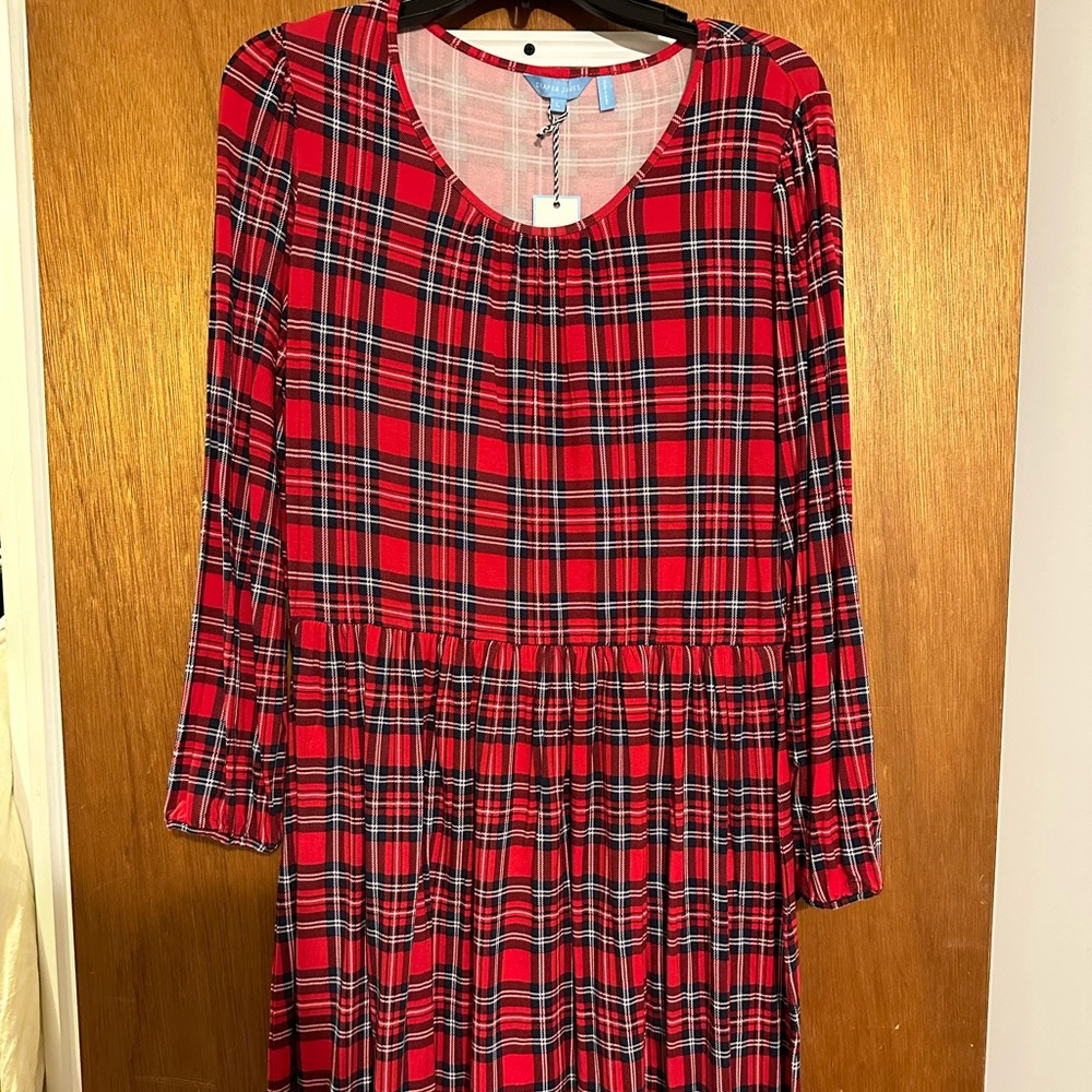 Draper James fit and flare dress in Angie plaid. Size large.